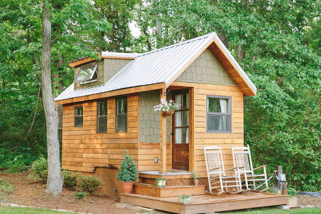 https://www.tinyportablecedarcabins.com/wp-content/uploads/2020/08/wind-river-bungalow.jpg